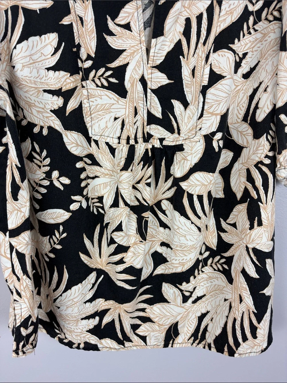 Nicole Miller Linen Blend Blouse XL Black Beige Tropical Leaf Print Resort Top - Picture 4 of 12